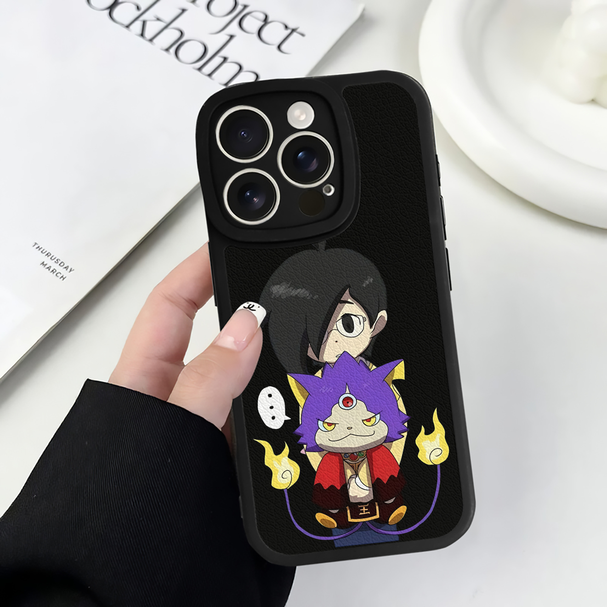（画像用） 妖怪ウォッチ Yo-kai Watch 【iPhone 16シリーズ対応】シリコンスマホケース（レザー調） 材質：シリコン